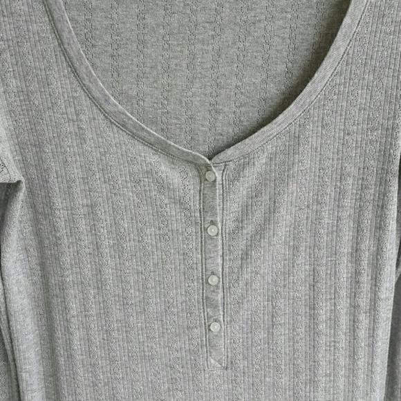 Victoria's Secret Heather Grey Metallic Knit Long-sleeve Layering Henley Top - Picture 9 of 13